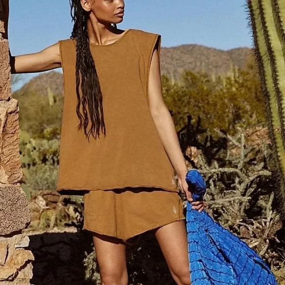 FP movement muscle tee khaki sand open back sleeveless oversized top twist - Picture 4 of 7